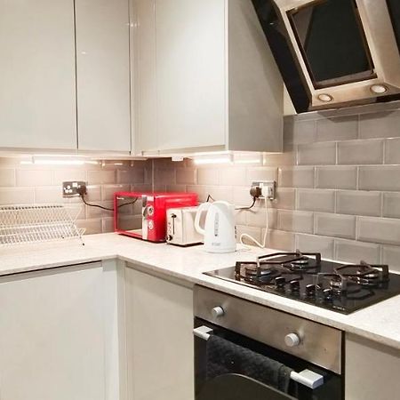 First Floor Flat 1 Northwood Lägenhet London Exteriör bild