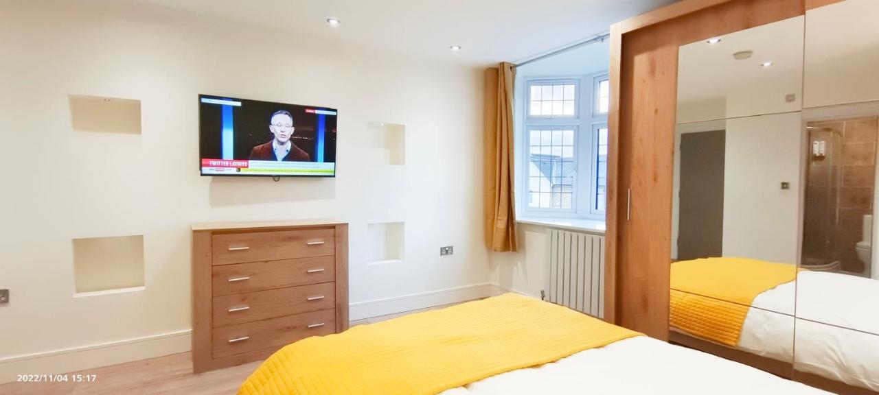 First Floor Flat 1 Northwood Lägenhet London Exteriör bild